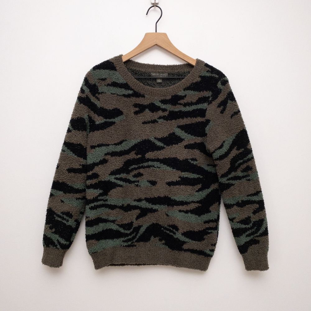 Barefoot Dreams CozyChic Seaside Crew-Neck Pullover Camo Size Small - Picture 2 of 10